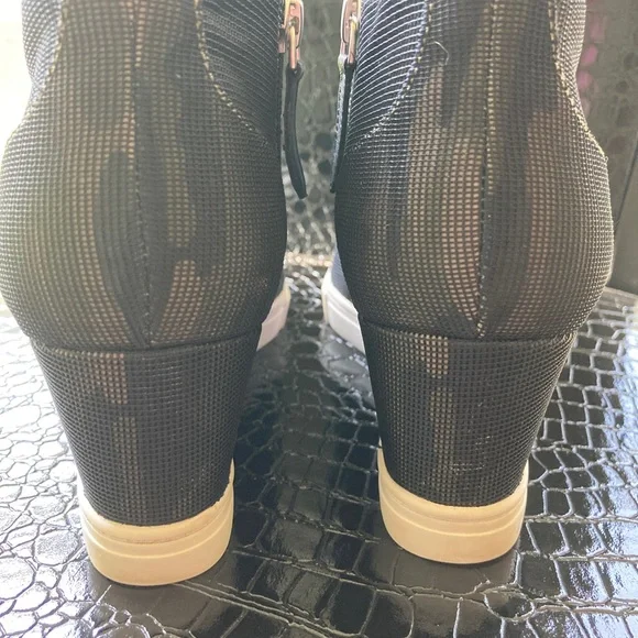 Linea Paolo camouflage wedge shoe/sneaker 7 1/2 medium width - Picture 6 of 15